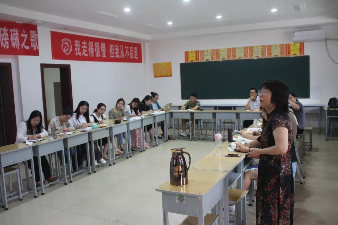 現(xiàn)在進行時的幽默導入_現(xiàn)在進行時講課怎么引入_現(xiàn)在進行時態(tài)導入
