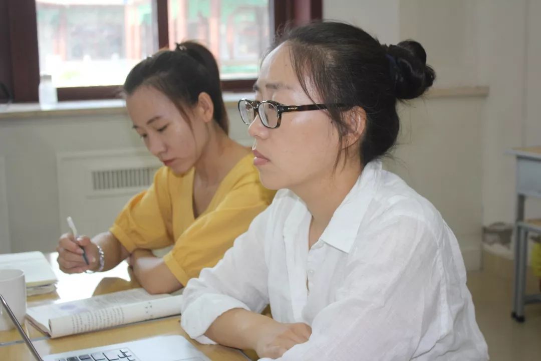 現(xiàn)在進行時講課怎么引入_現(xiàn)在進行時態(tài)導入_現(xiàn)在進行時的幽默導入